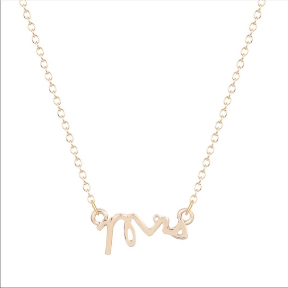 SOLD OUT 🙌🏽Mrs necklace (gold colored) - Picture 2 of 3